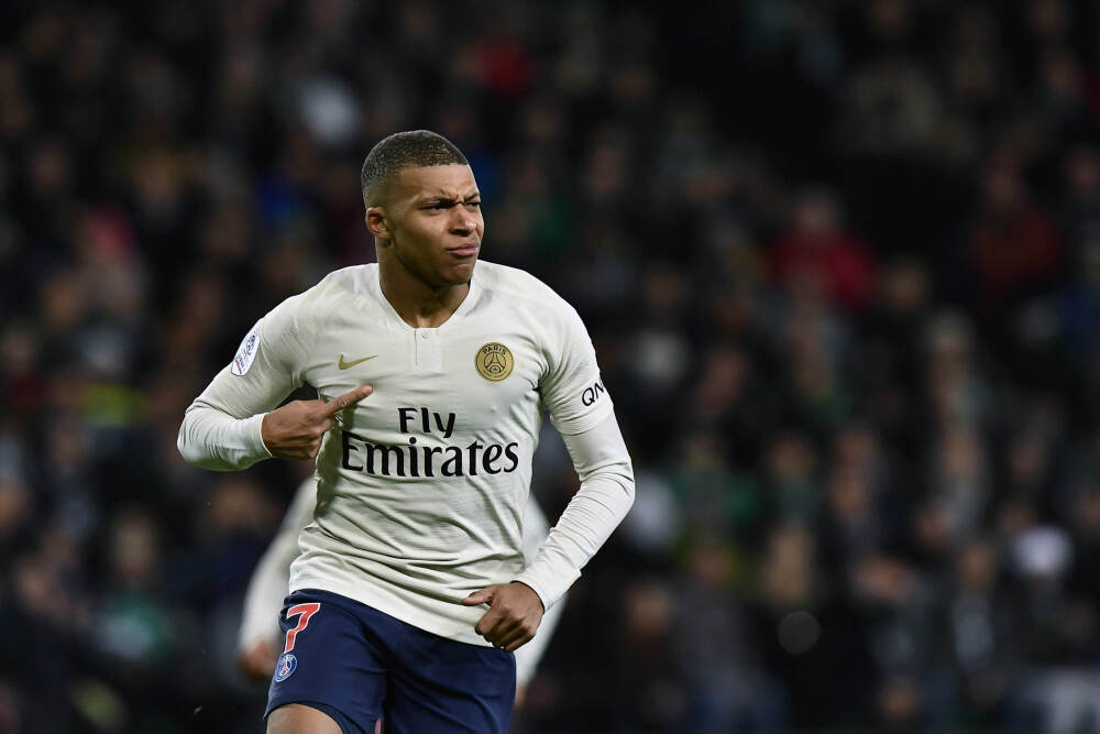 科技抱团瓦解？A股、港股大跳水，却超过3700家上涨